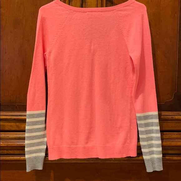 GAP Women Size XS Coral Sequins on end of Long Sleeve Wool Thin Knit Pullover - Picture 2 of 3